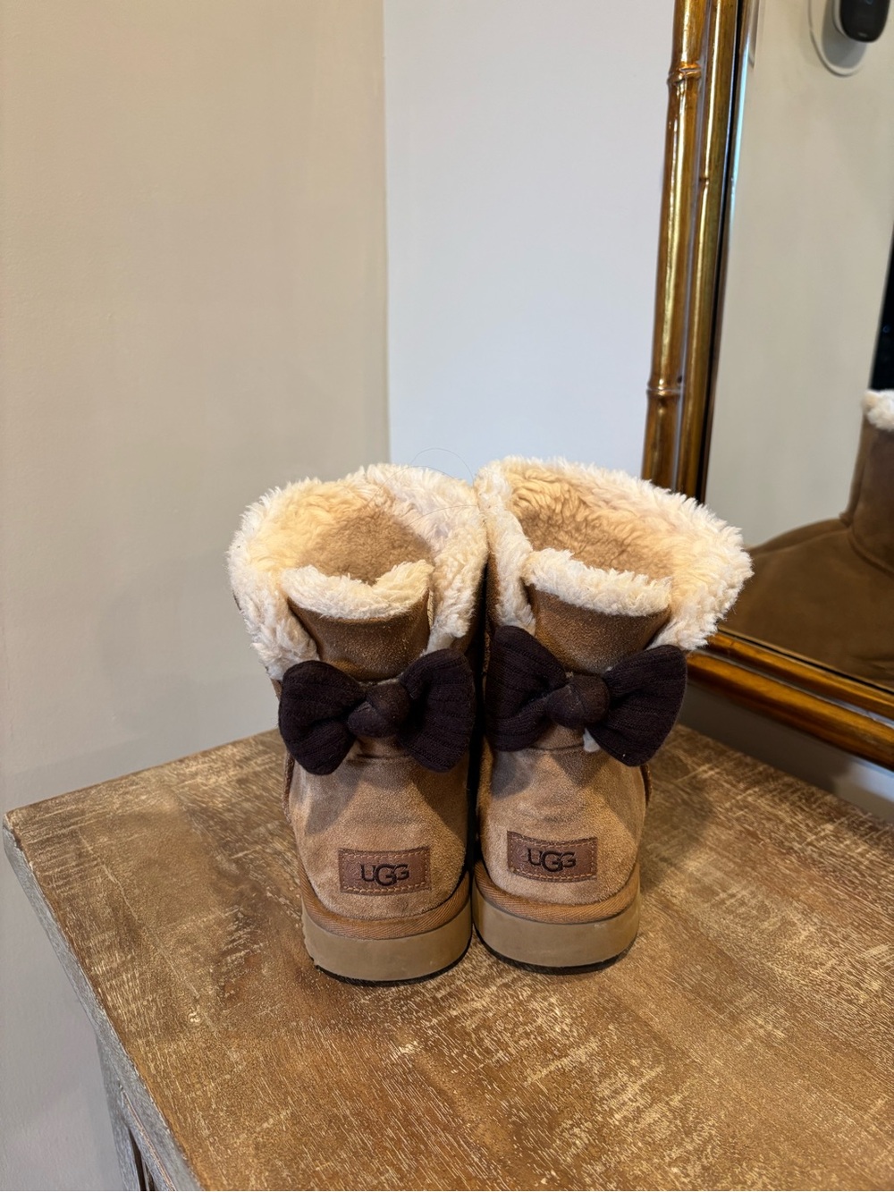 UGG Chestnut/Shearling Lined Boots